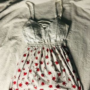 Juniors or Womens size SMALL 3-5 Spaghetti Strap Rose Top w/ Built In Bra